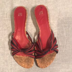 💞 Gap red and blue wooden sandals